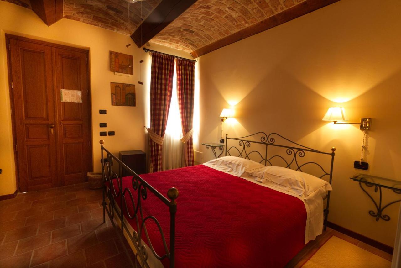 Foresteria Ristorante Conti Roero Monticello d'Alba Habitación foto